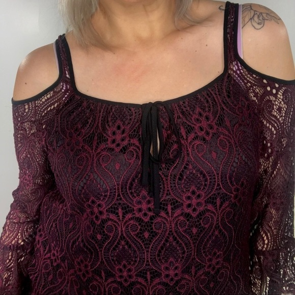 Bianca Nygaard Cold Shoulder top - Picture 4 of 4